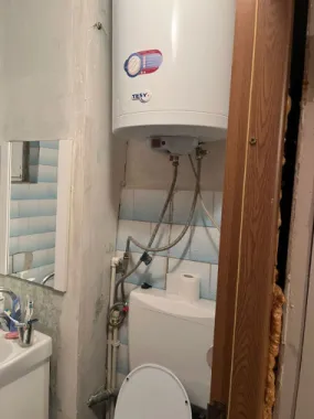 De vanzare apartament 3 camere Micro 16, etaj 4/4, 64.000 euro