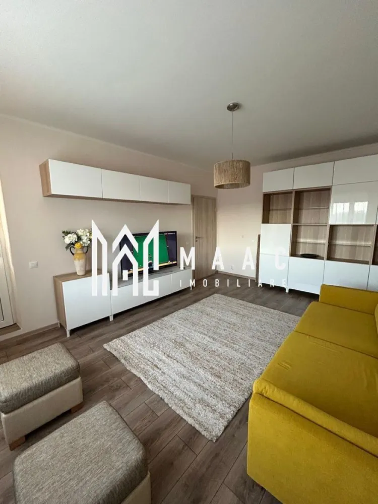 Apartament 2 Camere | Etajul 3 | Calea Dumbrăvii - MAAC Imobiliare vă propune spre închiriere un apartament decomandat, mobilat și utilat modern, situat la etajul 3 al unui imobil cu 3 niveluri, cu o suprafață utilă de 62 mp, la care se adaugă un balcon de 6 mp. Apartamentul este total decomandat și este compartimentat astfel: hol de acces, living, dormitor, bucătărie separată, baie, balcon cu acces din fiecare cameră. Imobilul este construit în anul 2008, iar proprietatea se predă complet mobilată și utilată. Printre dotări se regăsesc: mașină de spălat rufe cu uscător, plită, cuptor și hotă, combină frigorifică, televizor. Se percepe garanție în cuantumul unei chirii lunare. Pentru mai multe detalii și programarea unei vizionări, vă rugăm să ne contactați menționând ID-ul proprietății.