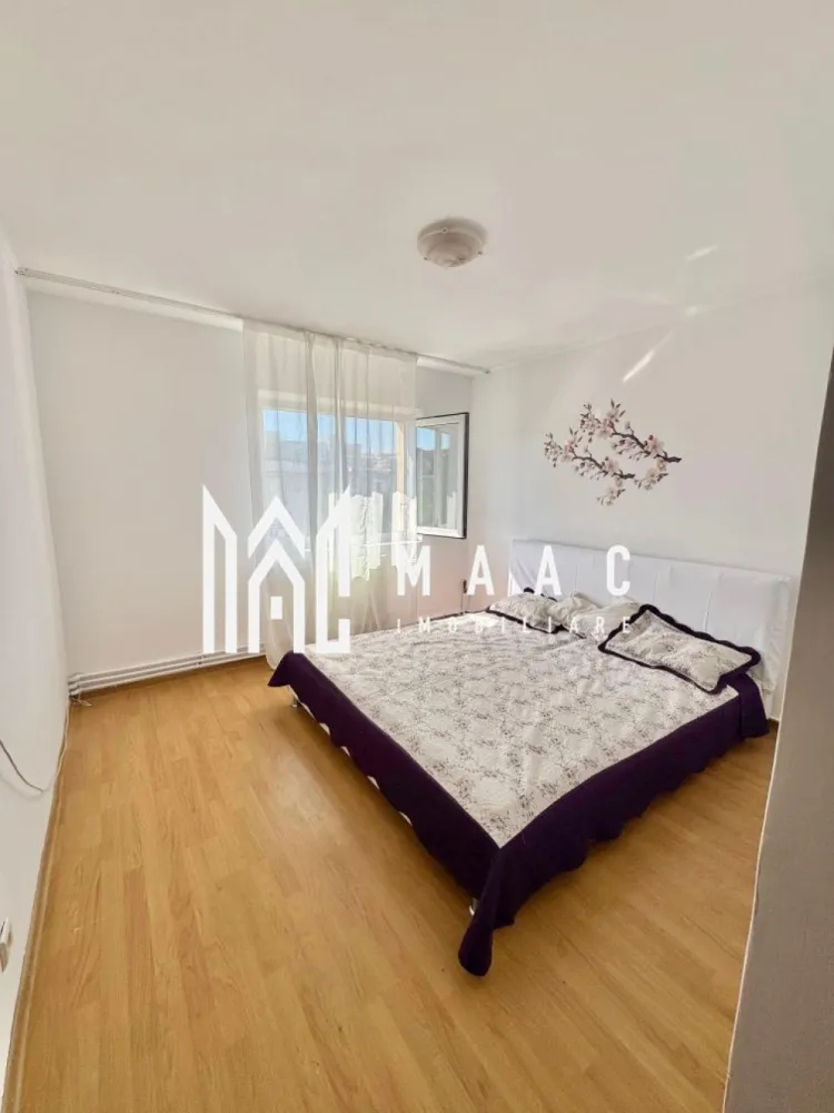 Apartament 3 camere | Ostroveni | Centrala termica | Bloc A - MAAC Imobiliare vă propune spre vânzare un apartament cu 3 camere, situat în Râmnicu Vâlcea, Cartier Ostroveni, într-o zonă liniștită, ideală pentru locuit.

Imobilul este amplasat la etajul 4 al unui bloc cu 5 etaje, bloc de tip A, recunoscut pentru compartimentarea eficientă și spațiile generoase. Blocul este reabilitat termic, oferind un plus de confort și eficiență energetică.

Apartamentul are o suprafață de 72 mp și este compartimentat astfel: living luminos, bucătărie, 2 dormitoare, 2 grupuri sanitare, hol spațios și multiple spații de depozitare. Proprietatea dispune de centrală termică proprie și se vinde parțial mobilată, conform fotografiilor.

Un mare avantaj îl reprezintă predarea imediată, apartamentul fiind disponibil chiar în momentul tranzacționării.

Pentru mai multe detalii sau pentru programarea unei vizionări, vă invităm să contactați MAAC Imobiliare.

id: CP2859756 - SP