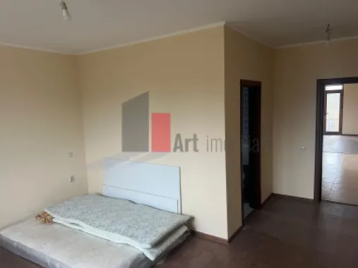 CASA CU TEREN DE 5000MP - JUDET GIURGIU 30KM DE BUCURESTI