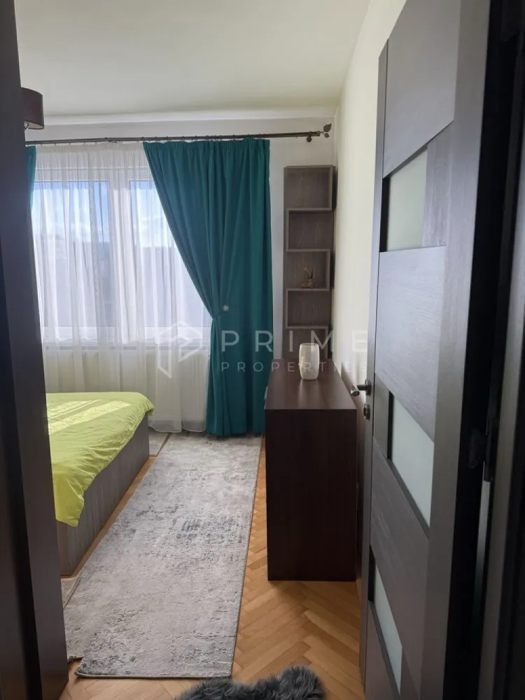 Apartament 3 camere de închiriat zona Tudor, Cutezanței - Vă prezentăm spre închiriere pe termen lung apartament cu 3 camere, 75mp, etaj 4 din 4, in Tudor strada Cutezanței.
Apartamentul este mobilat și utilat complet gata de locuit.
- Camere 3
- Bucataria open space
- Baie 2
- Balcon
-Tv,WiFii,
-Veselă și tacâmuri la bucătărie
-Masina de spalat haine
-Uscator de rufe
-Electrocasnice,cuptor microunde,sandwish maker, mașină cafea filtru. 
In apropiere se afla stației autobuz/taxi,magazinele Kaufland/Lidl ,Piata agroalimentară,Parc ,loc de joacă.

La Prime Properties, fiecare tranzacție înseamnă mai mult decât o simplă achiziție – este un proces complet, în care colaborăm cu cei mai buni profesioniști: notari, avocați, evaluatori, specialiști în certificate energetice și consultanți de credite imobiliare.
Astfel, atunci când alegi o proprietate prin noi, primești la pachet siguranță, transparență și servicii impecabile pe tot parcursul drumului tău către casa ideală.

Ne dedicăm 100% fiecărui client, iar asta se reflectă în rezultate și în încrederea pe care o primim înapoi prin recomandările lor.
Această proprietate nu este exact ceea ce cauți?
Lasă-ne să îți găsim alternativa potrivită. Agentul tău Prime îți va oferi soluții avantajoase, adaptate stilului tău de viață.
Contactează-ne astăzi. Până acum nu am dezamăgit niciun client – și nu vom începe cu tine.
Comision: 50% din valoarea unei chirii lunare