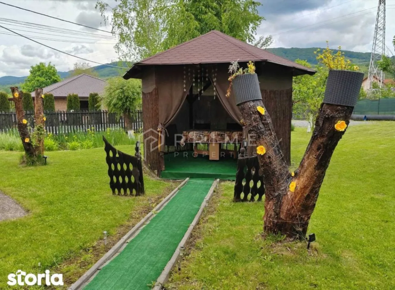 Pensiune Premium de Vânzare aproape de Sovata - Vă prezentăm o oportunitate rară:
Preiei astăzi o afacere turistică funcțională, cu reputație construită în 11 ani și rating excepțional — 9,7 pe Booking | 4,8 pe Google.
De ce este o investiție solidă:
Cerere turistică susținută pe durata sezonului estival, cu rezervări constante în weekend pe tot parcursul anului
Reputație online impecabilă, bază de clienți fidelizată
Oportunitate de extindere în segmentul wellness & recovery, susținută de ecosistemul turistic balnear consacrat al stațiunii Sovata.
Proprietatea — date tehnice:

2 clădiri separate, 368 mp construiți | Teren ~2.100 mp (2 nr. cadastrale)
9 camere | 8 băi + 3 toalete | Bucătărie echipată | Sală de mese
Sală pentru evenimente cu piscină interioară | 4 terase | 2 balcoane
Lac ornamental, livadă, parcare generoasă, grătar, loc ceaun
Construcție cărămidă | Tâmplărie termopan | Centrală termică
Racordată la toate utilitățile: apă, gaz, electricitate trifazată
Mobilată și echipată complet — preluare imediată
Ideal pentru: investitori care doresc un business gata operațional, fără costuri de pornire.

Preț 309000euro, deschis negocierilor, inclusiv schimb parțial cu apartamente în Târgu Mureș sau Sovata.

Programează o vizionare.

La Prime Properties, fiecare tranzacție înseamnă mai mult decât o simplă achiziție – este un proces complet, în care colaborăm cu cei mai buni profesioniști: notari, avocați, designeri, arhitecți, evaluatori, specialiști în certificate energetice, consultanți de credite imobiliare.
Astfel, atunci când alegi o proprietate prin noi, primești la pachet și siguranță, transparență și servicii impecabile pe tot parcursul drumului tău către casa ideală.
Ne dedicăm 100% fiecărui client, iar asta se reflectă în rezultate și în încrederea pe care o primim înapoi prin recomandările lor.
Proprietatea aceasta nu se potrivește exact nevoilor tale?
Lasă-ne să îți găsim alternativa potrivită. Agentul nostru îți va oferi soluții avantajoase și adaptate stilului tău de viață.
📞 Contactează-ne astăzi. Până acum nu am dezamăgit niciun client – și nu vom începe cu tine.
Comision 0% pentru cumpărători