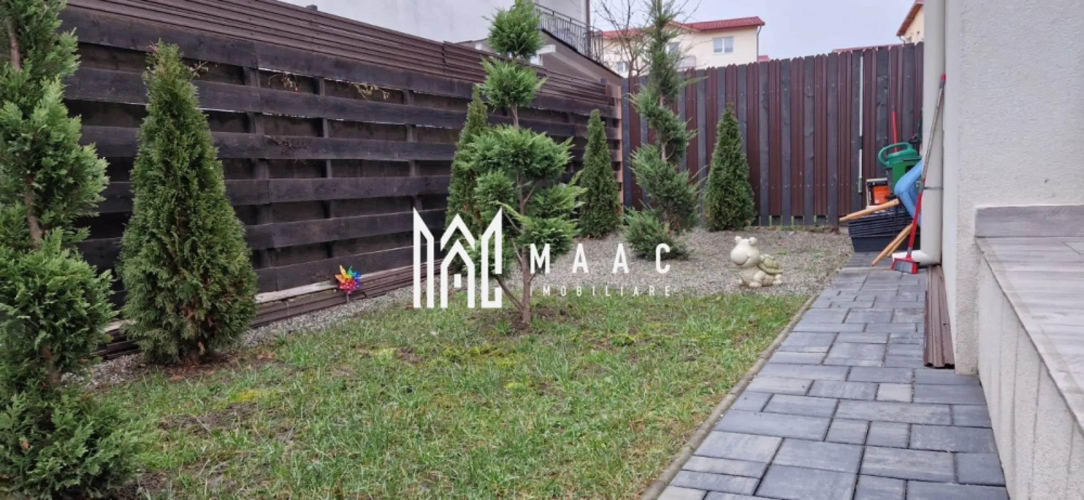 Apartament 3 camere | Curte 60 MP | Parcare | Selimbar