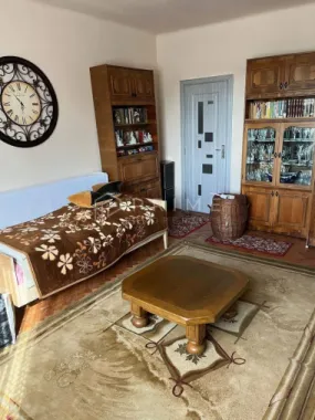 Casa cu front stradal, 7 Noiembrie, ideala clinica/cabinet/locuinta