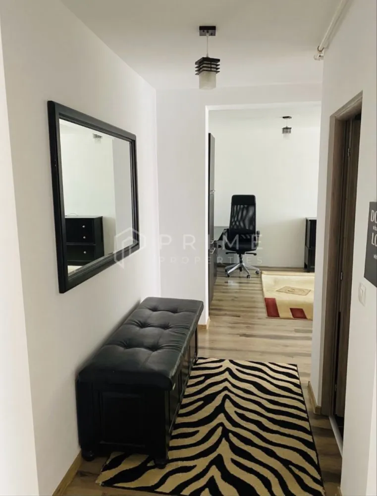 Apartament 2 camere de inchiriat Complex Acta Residence - Oferim spre închiriere un apartament modern cu 2 camere, situat în complexul Acta Residence, zona Tudor Vladimirescu, la parterul unui imobil cu regim de înălțime P+3.

Locație excelentă: în apropierea Kaufland, Lidl, Pieței de zi și stației de autobuz, cu acces facil către toate zonele importante ale orașului.

Detalii apartament:
- Situat la parter – acces ușor și confort sporit
- Se inchiriază complet mobilat și utilat modern
- Dotări: Smart TV-uri, mașină de spălat, frigider, cuptor + plită, cuptor cu microunde
- Mobilier și electrocasnice în stare excelentă

Facilități ale complexului:
- Sistem de supraveghere video pe casa scării
- Pază asigurată pe timpul nopții in complex
- Clădire modernă, curată, cu vecini liniștiți

Ideal pentru persoane active, cupluri tinere sau profesioniști care caută un apartament confortabil, sigur și bine amplasat.

La Prime Properties, fiecare tranzacție înseamnă mai mult decât o simplă achiziție – este un proces complet, în care colaborăm cu cei mai buni profesioniști: notari, avocați, evaluatori, specialiști în certificate energetice și consultanți de credite imobiliare.
Astfel, atunci când alegi o proprietate prin noi, primești la pachet siguranță, transparență și servicii impecabile pe tot parcursul drumului tău către casa ideală.

Ne dedicăm 100% fiecărui client, iar asta se reflectă în rezultate și în încrederea pe care o primim înapoi prin recomandările lor.
Această proprietate nu este exact ceea ce cauți?
Lasă-ne să îți găsim alternativa potrivită. Agentul tău Prime îți va oferi soluții avantajoase, adaptate stilului tău de viață.
Contactează-ne astăzi. Până acum nu am dezamăgit niciun client – și nu vom începe cu tine.
Comision: 50% din valoarea primei luni de chirie.