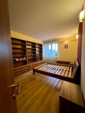Apartament duplex modern de închiriat, complet mobilat, 4 camere