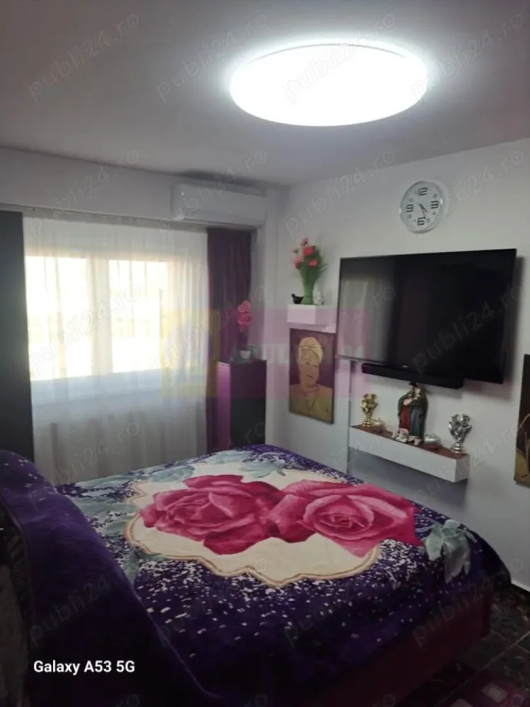 Vanzre apartament 2 camere decomandat Calea Văcărești - Compania Imobiliara Apulum94 va prezinta spre cumparare un apartament de 2 camere in zona Tineretului-Vacaresti. Apartamentul este decomandat, amenajat, mobilat si utilat, aer conditionat in ambele camere, loc de parcare. In proximitate se afla facultatile Dimitrie Cantemir si Nicolae Titulescu, Piata Norilor, Parcul Tineretului, statie de metrou.