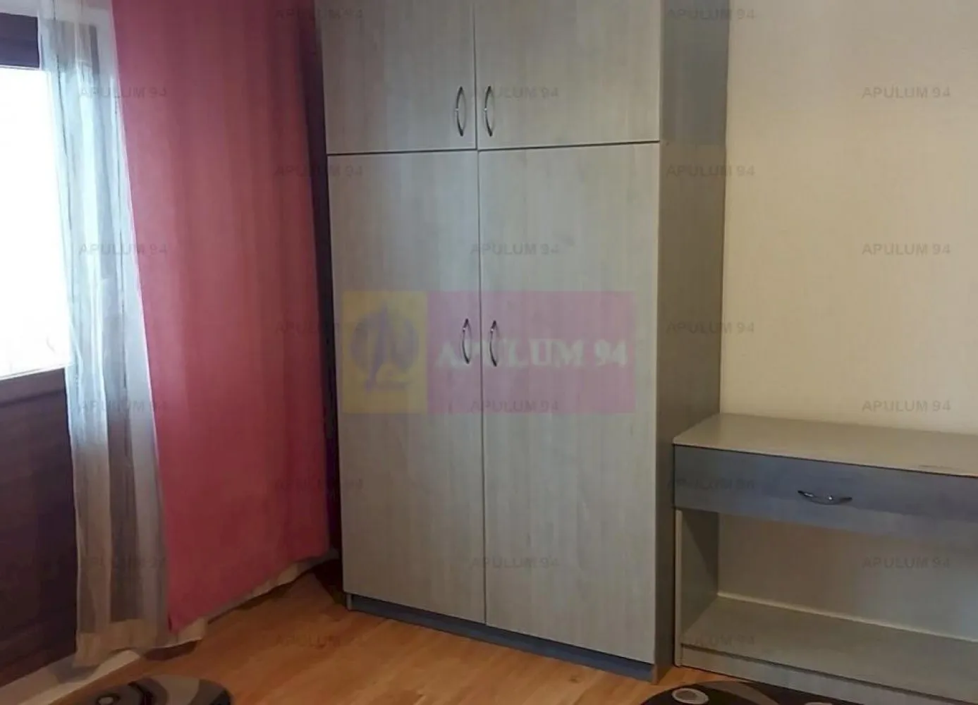 Inchiriere garsoniera zona Mihai Bravu-Vitan-Mall - Compania Imobiliara Apulum94 va prezinta spre inchiriere o garsoniera amplasata in zona Mihai Bravu-Vitan. intersectie cu Agatha Barsescu. Garsoniera este decomandata, foarte spatioasa-40mp-, amenajata cu gresie faianta, parchet, termopan, usa metalica, aer conditionat, mobilata si utilata, este amplasata in bloc mixt. Blocul este reabilitat termic. In proximitate se afla statie de metrou, transport STB, liceu, scoala generala, gradinita, hypermarket-ul Kaufland, Mcdonald*s, piata. La 2 statii de tramvai se afla Mall- Vitan
