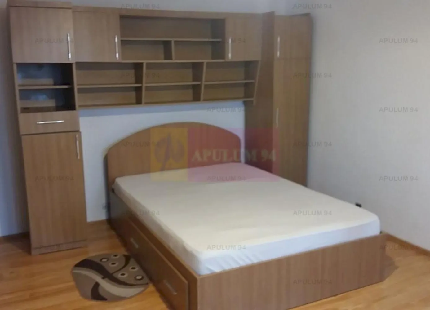 Inchiriere garsoniera zona Mihai Bravu-Vitan-Mall - Compania Imobiliara Apulum94 va prezinta spre inchiriere o garsoniera amplasata in zona Mihai Bravu-Vitan. intersectie cu Agatha Barsescu. Garsoniera este decomandata, foarte spatioasa-40mp-, amenajata cu gresie faianta, parchet, termopan, usa metalica, aer conditionat, mobilata si utilata, este amplasata in bloc mixt. Blocul este reabilitat termic. In proximitate se afla statie de metrou, transport STB, liceu, scoala generala, gradinita, hypermarket-ul Kaufland, Mcdonald*s, piata. La 2 statii de tramvai se afla Mall- Vitan