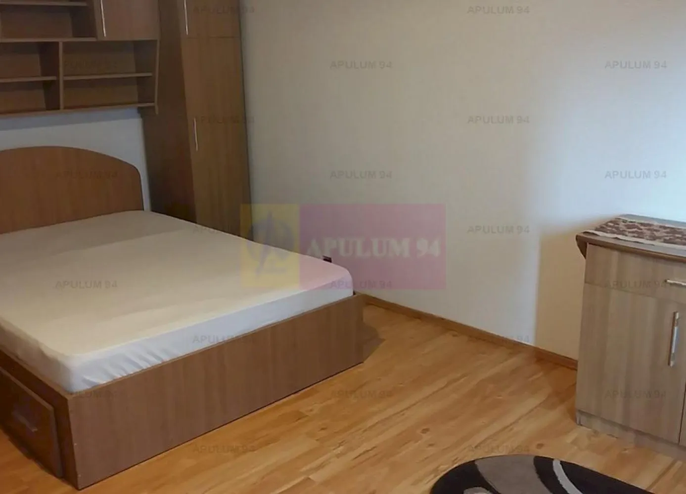 Inchiriere garsoniera zona Mihai Bravu-Vitan-Mall - Compania Imobiliara Apulum94 va prezinta spre inchiriere o garsoniera amplasata in zona Mihai Bravu-Vitan. intersectie cu Agatha Barsescu. Garsoniera este decomandata, foarte spatioasa-40mp-, amenajata cu gresie faianta, parchet, termopan, usa metalica, aer conditionat, mobilata si utilata, este amplasata in bloc mixt. Blocul este reabilitat termic. In proximitate se afla statie de metrou, transport STB, liceu, scoala generala, gradinita, hypermarket-ul Kaufland, Mcdonald*s, piata. La 2 statii de tramvai se afla Mall- Vitan