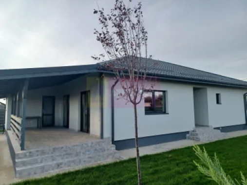 Casă 4 camere 162 mp, 115 utili, curte 505 mp, Săbăreni