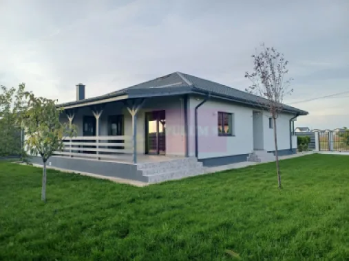 Casă 4 camere 162 mp, 115 utili, curte 505 mp, Săbăreni