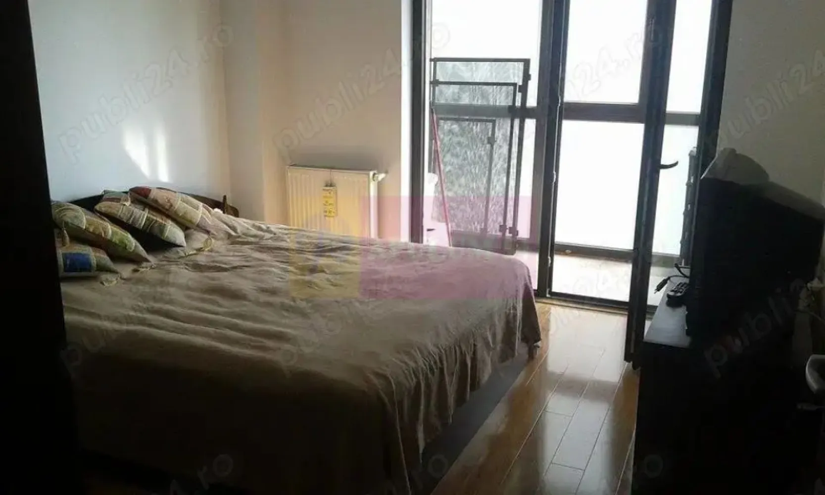 Vanzare apartament 2 camere Fundeni- Dobroesti - Compania Imobiliara Apulum94 va prezinta spre vanzare un apartament de 2 camere in zona Fundeni- Dobroesti.
Apartametul este la parter înalt (la demisol sunt apartamente) are centrala proprie schimbata in 2023 foarte putin folosita, aer conditionat, electrocasnice 2023 foarte putin folosite. bucatarie inchisa, balcon inchs, loc de parcare trecut in acte