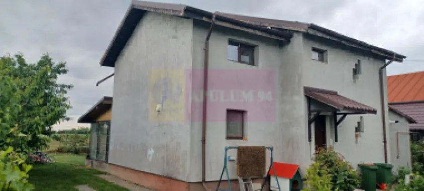Săbăreni, casă 2011, P+M 4 camere + dependințe, curte 500 mp