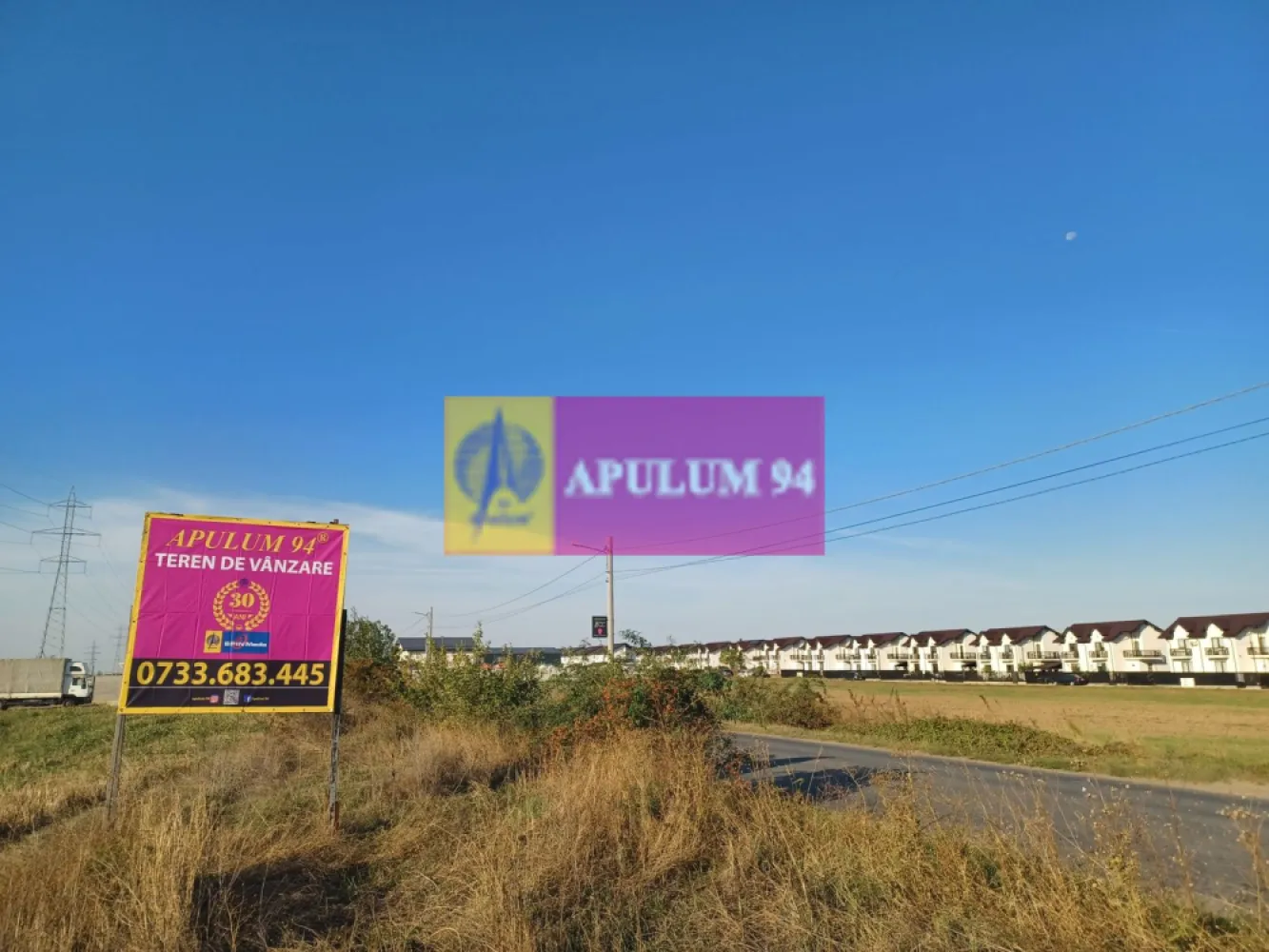 Săbăreni, teren intravilan construibil 3 ha, pe DJ602 - Teren intravilan cu destinatie mixtă: locuinte si/sau activităti comerciale
Este situat pe DJ602 (Str Principală) între Pădurea Râioasa si Săbăreni, vis-a-vis de benzinăria Rompetrol. Terenul are 93 m Front Stradal. Nu se vinde dezmembrat; doar integral. Pret 22 EUR/mp, 660.000 EUR