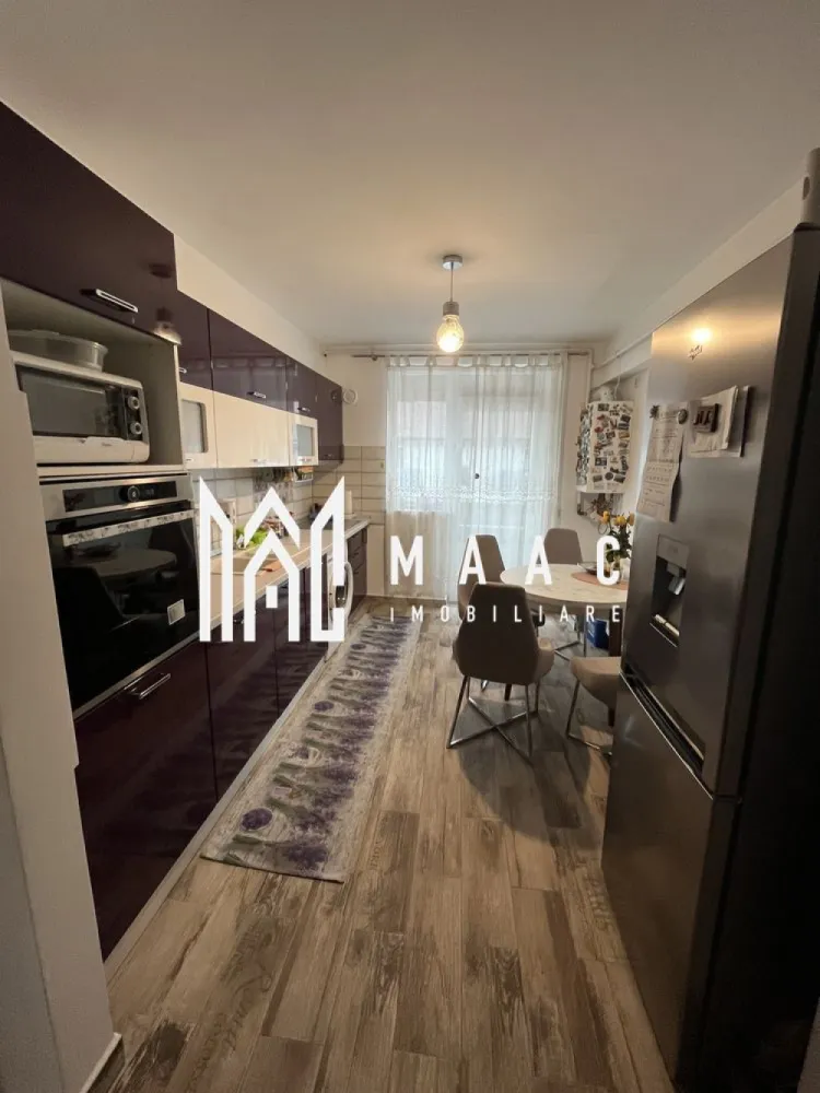 Apartament 2 camere | Decomandat | Balcon | Parcare | Pod - MAAC Imobiliare ofera spre inchiriere apartament de 2 camere decomandat, situat la etajul 3/3, cu pod deasupra pentru depozitare și acces direct din apartament situat in zona Arhitectilor (Calea Cisnadiei).

Caracteristici:
Suprafață utilă: 48.51 mp
Compartimentare: Hol, living, dormitor, bucătărie separată, balcon de 7 mp deschis (acces din bucătărie)
Dotări: Mobilat și utilat complet
Loc de parcare: Inclus

Descriere detaliată
Living:
Spațios și confortabil
Mobilat modern și complet utilat

Dormitor:
Atmosferă intimă și liniștitoare
Mobilier de calitate

Bucătărie:
Separată și complet echipată
Acces direct la balcon

Balcon:
Suprafață de 7 mp, deschis
Acces din bucătărie
Perfect pentru momente de relaxare în aer liber

Hol:
Spațios, cu acces facil către toate camerele

Pod:
Spațiu de depozitare generos
Acces direct din apartament, oferind comoditate suplimentară
Este desfasurat pe toata suprafata apartamentului

Loc de parcare:
Inclus în preț, asigurând confort și siguranță pentru autoturism

Pentru mai multe informații sau pentru a programa o vizionare, nu ezitați să ne contactați, specificand ID: CP2780389