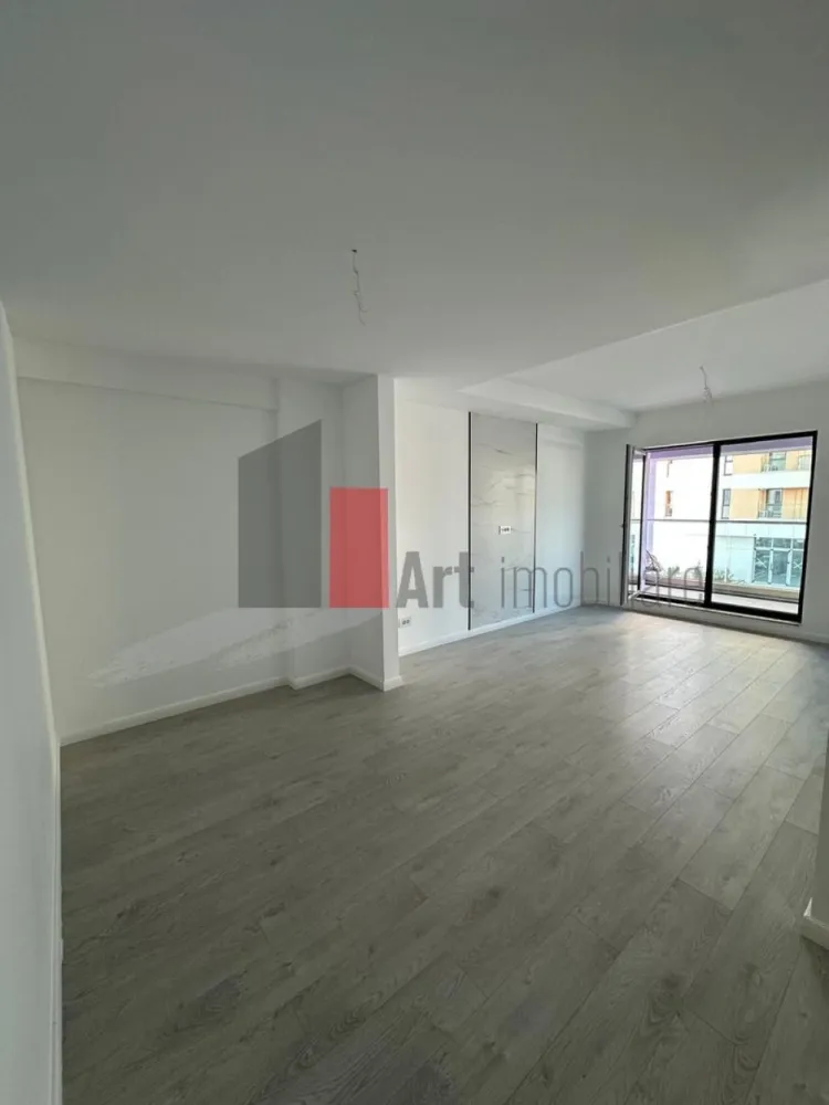 Garsoniera Complex Novum Viilor - Va prezenta spre vanzare o garsoniera situata in ansamblul Novum Viilor
Suprafață totală de 41,9 mp din care logia este de 4,7 mp.
Garsoniera nu a fost niciodată locuită, are incălzire in pardoseala cu centrala proprie Imergas.

Prețul include TVA și poate fi deductibil

Se poate achiziționa loc de parcare separat