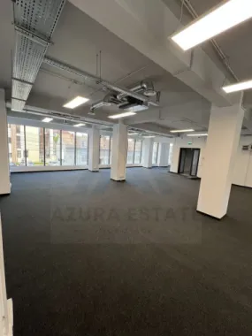 Spatiu comercial 2 etaje autorizate ISU 470 mp utili zona Lazaret