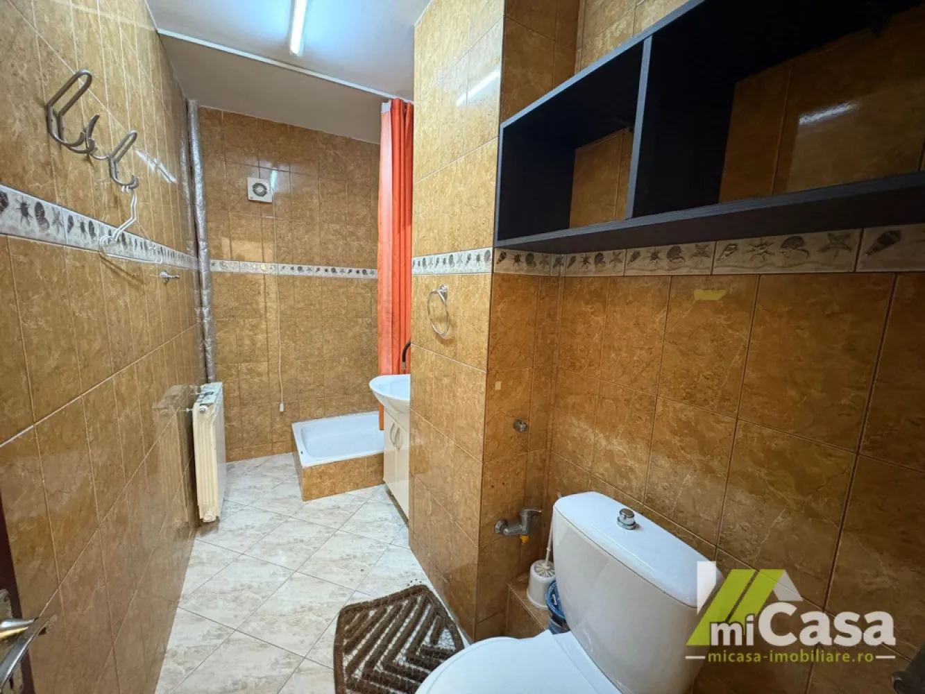 Spațiu comercial – Țiglina 2, Galați - Cumperi prin miCasa Imobiliare? Primești mai mult decât o locuință.
👉 Ai comision 0 și până la 10% reducere la materialele de amenajare interioară marca miCasa.

Cumpără inteligent. Renovează cu stil.

miCasa Imobiliare vă propune spre închiriere un spațiu comercial situat în zona Țiglina 2, Galați, amplasat într-o zonă cu trafic pietonal intens, pretabil pentru orice tip de activitate.

Detalii și beneficii:
Suprafață utilă: 104 mp
Compartimentare: 4 încăperi + spații de depozitare
2 grupuri sanitare
Centrală termică
3 aparate de aer condiționat
Poziționare excelentă, vizibilitate crescută și acces facil

Spațiul se închiriază exact ca în fotografii, doar pe termen lung.
Se percepe o lună avans, o lună garanție și o lună comision.

Preț: 1.000 € / lună

📞 Contactează-ne pentru mai multe detalii sau pentru a programa o vizionare!