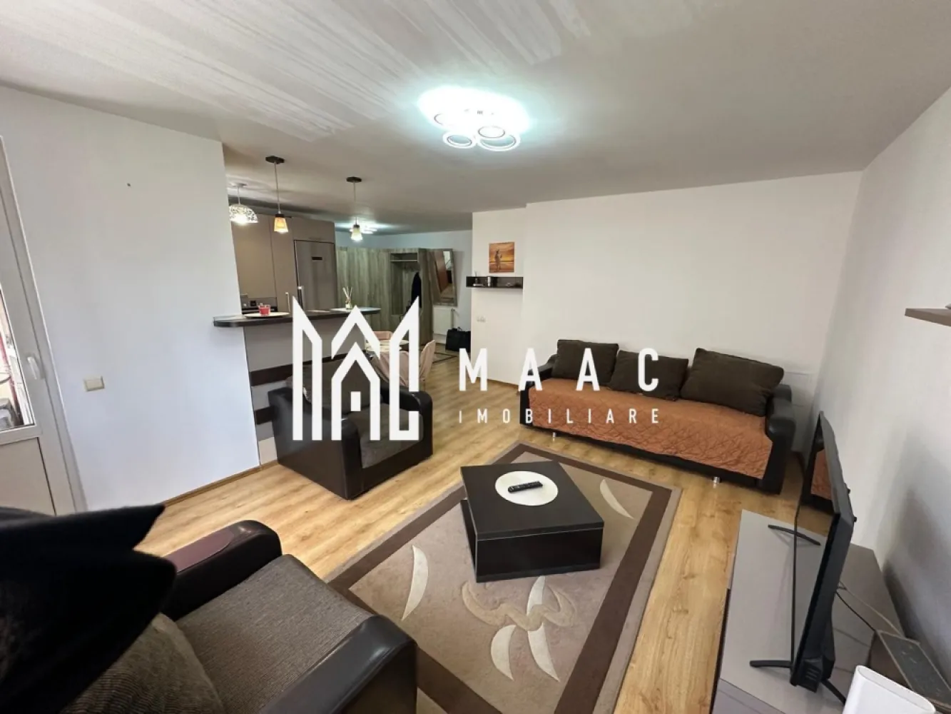APARTAMENT 3 CAMERE I DECOMANDAT I 77 MP I ET 2 I HIPODROM 3 - Maac Imobiliare ofera spre vanzare apartament cu 3 camere, compartimentat eficient, oferind un spatiu confortabil si luminos.

 Apartamentul este compus din:
- living generos cu bucatarie si hol open space
- 2 dormitoare
- 2 bai, dintre care una amenajata ca spatiu de depozitare
- balcon

Se vinde complet mobilat si utilat, fiind ideal pentru mutare rapida, fara investitii suplimentare.

Potrivit atat pentru locuit, cat si pentru investitie.

Pentru mai multe detalii sau stabilirea unei vizionari, anuntati telefonic CP3088677