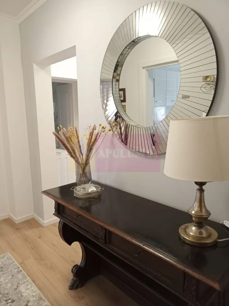 Apartament 3 camere-Panduri-13 Septembrie - Compania imobiliara Apulum94 va propune un apartament de 3 camere in zona Panduri, confort 1 sporit, decomandat,etajul 4, bloc 1987, cu o suprafata utila de 73 mp si o suprafata totala de 78 mp. Apartamentul este situat in apropiere de intersectia Panduri- 13 Septembrie si este complet mobilat si utilat. 
 Pentru alte detalii sau o eventuala vizionare va rog sa ma sunati la numarul de telefon 0733683454- Dorin Dinu/ Apulum94.