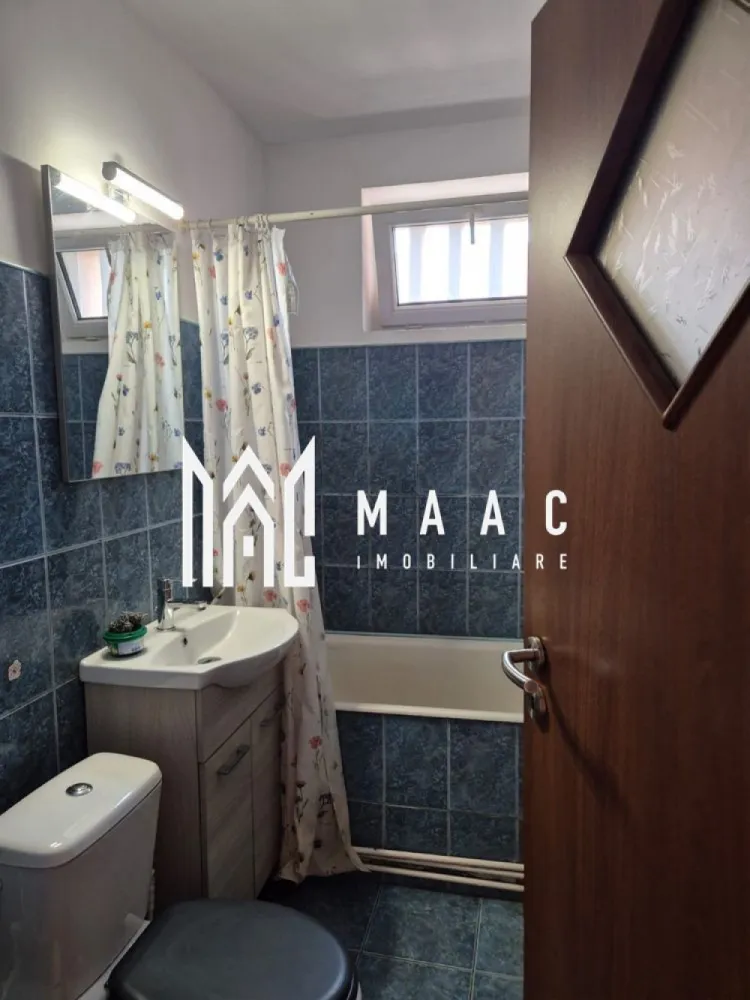 Apartament 4 camere | 80 mp | Zona Cedonia | - MAAC Imobiliare vă propune spre închiriere un apartament cu 4 camere, situat la etajul 4 al unui imobil din zona Cedonia, Hipodrom 1.

Imobilul are o compartimentare decomandată și este compus din hol de acces, bucătărie, sufragerie cu acces pe balcon, 3 dormitoare și baie cu geam de aerisire.

Se percepe o garanție în cuantumul unei chirii lunare.
Nu se acceptă animale de companie.
Se predă mobilat/utilat.

Pentru mai multe detalii, specificați telefonic că ați văzut anunțul cu ID: