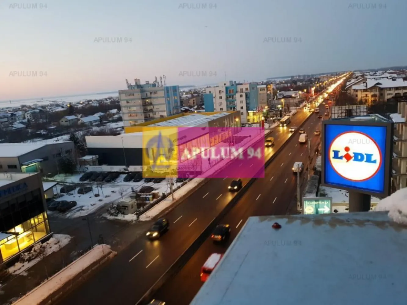 Locul Potrivit pentru afacerea ta - Otopeni- Calea București - Dacă sunteți la momentul în care afacerea dumneavoastră decolează vă invit la Otopeni, dar nu oriunde, ci intr-o cladire cu accces facil și ușor de reperat pentru oricine din București și nu numai, se închiriază Blocul de lângă Lidl de pe DN1 pe sensul spre aeroport. Un Imobil care se preteaza pentru orice activitate. Vă pun la dispoziție peste 2000 mp într-un imobil dispus pe 8 nivele (Subsol+Parter+Mezanin+4etaje+Mansarda), racordat la toate utilitatile
( apa, gaz, curent trifazic), cu acces direct din DN1 și cu 500mp teren pentru parcare plus vecinătate Lidl care oferă parcare gratuită 2h pentru clienți, avem peste 300 mp/nivel (excepție mezaninul cu 130 mp),
Suntem vav de fostele reprezentanțe Ferrari și Aston Martin, la câteva minute de Water Park Otopeni și Therme București, chiar pe drumul principal dintre cele două aeroporturi operaționale ale capitalei (Băneasa și Henri Coandă). Clădirea beneficiază de lift funcțional și fiecare etaj este contorizat separat apă, gaz și curent electric. Spațiile sunt generoase, avem Open-Space cu o priveliște panoramică dar oferim posibilitatea compartimentarii evident fără a se afecta structura de rezistență. Aveți oportunitatea de a închiria acest imobil, mă puteți contacta telefonic pentru vizionări, există flexibilitate și înțelegere pentru orice solicitare în limite rezonabile evident. Daniel, Apulum94.