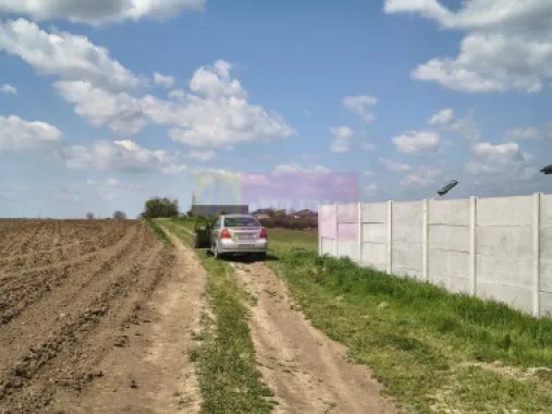 Poșta -Teren 12.450mp pretabil hală/rezidențial la 150ml de utilități