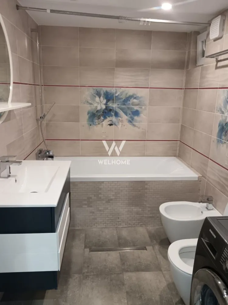Casă individuală cu 2 apartamente separate, teren 650 mp, garaj și terasă - Descoperă această locuință individuală, ideală pentru confortul și intimitatea familiei tale. Proprietatea este formată din două apartamente complet separate, fiecare cu intrare individuală:
 • Apartament parter: 3 camere, bucătărie, baie
 • Apartament etaj: 3 camere, bucătărie, baie

Situată pe un teren generos de 650 mp cu deschidere la stradă de 13 m, casa oferă spațiu, liniște și numeroase facilități:
 • Garaj spațios cu șaht pentru lucrări auto
 • Spațiu de depozitare
 • Terasă mare pentru relaxare
 • Curent trifazic

Această proprietate este ideală pentru două familii care își doresc independență și confort, dar și pentru investiție, datorită posibilității de închiriere a unui apartament.
Pret: 365 000 EURO
Telefon: 0756 094 405