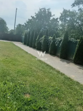 Casă individuală cu 2 apartamente separate, teren 650 mp, garaj și terasă