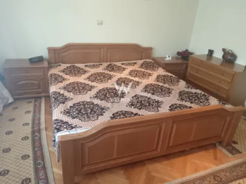 Casă individuală cu 2 apartamente separate, teren 650 mp, garaj și terasă