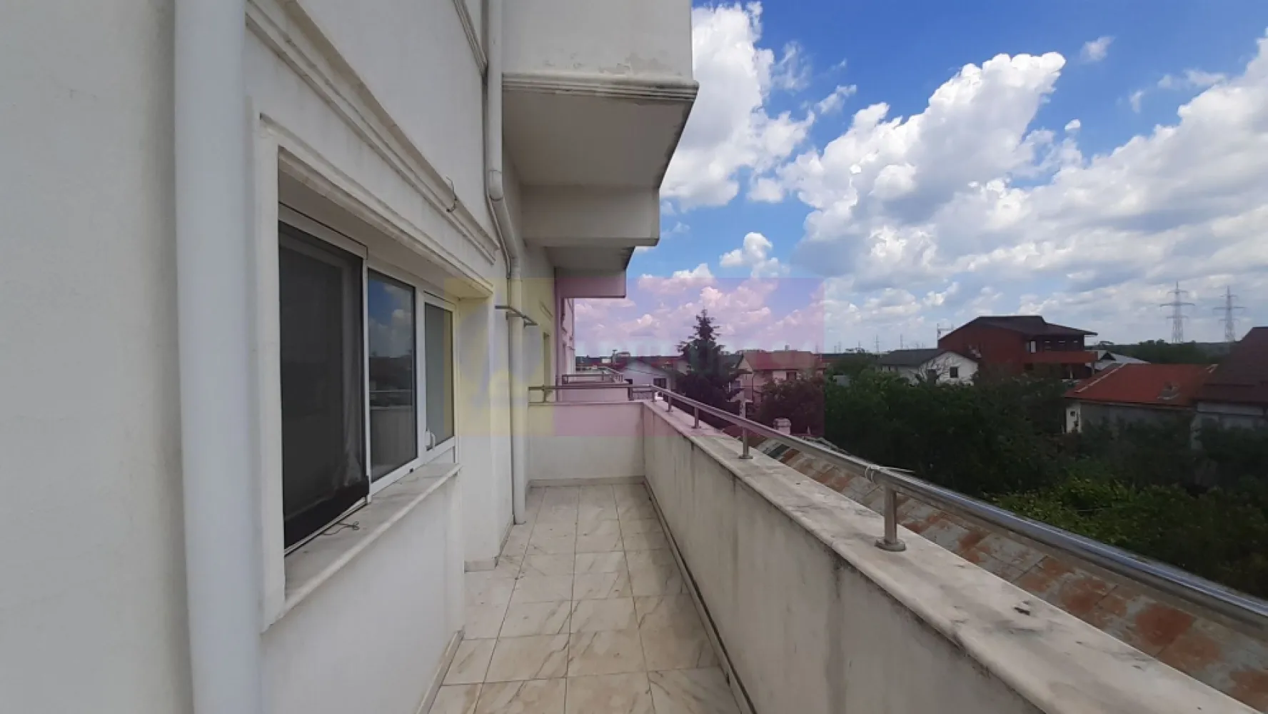 Două Etaje în Vilă în zona Voluntari de Închiriat
