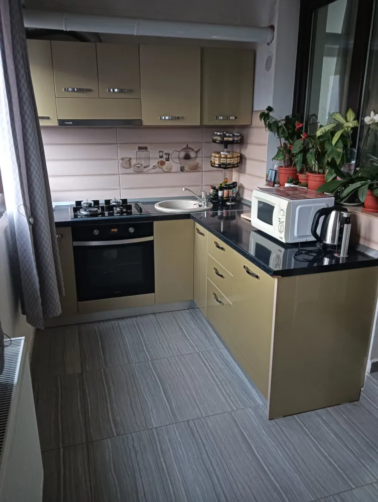 Apartament de vanzare sect 5 sos salaj