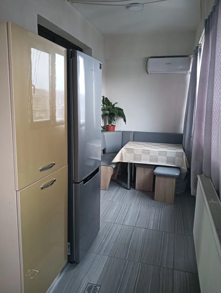 Apartament de vanzare sect 5 sos salaj