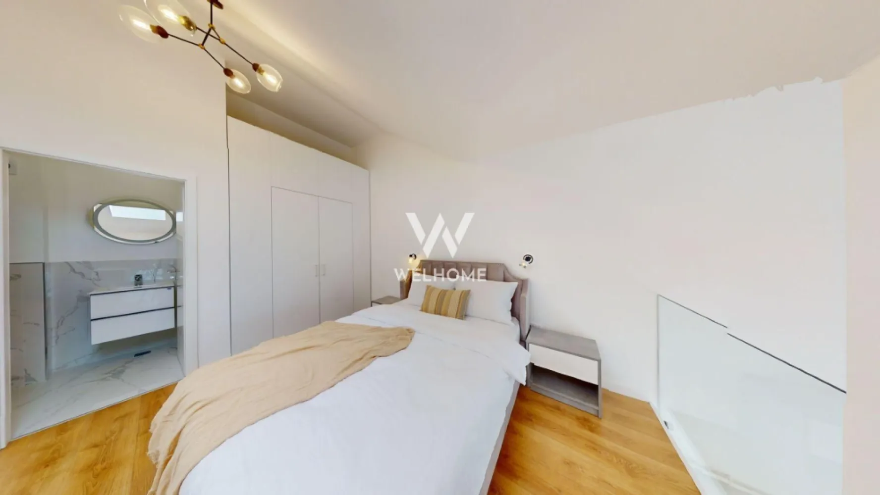 Apartament 2camere LA VILA deosebit. Sibiu - Spre vânzare un deosebit apartament complet mobilat si utilat exact ca in poze in zona de vest al orașului Sibiu. Compartimentarea sa deosebită îl face sa fie nu pe placul tuturor ci se potrivește doar celor care apreciază stilul si confortul într-un design care crează o atmosfera de vacanță si te impune sa spui fraza: In sfârșit - acasă! Suprafață utila de 55mp 2- bai Balcon de 8mp Loc de parcare privat Zona liniștită, priveliște spectaculoasa spre munți. Preț: 128 000euro. Eligibil cat din surse proprii atât si cu credit ipotecar. Tel 0745 99 55 37 Mihai.