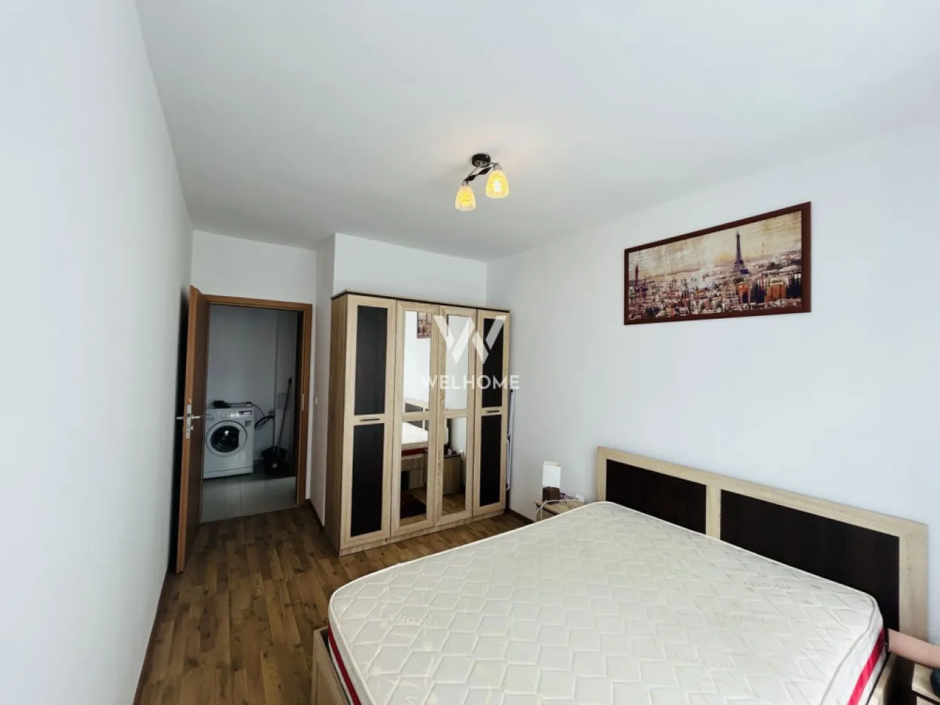 Apartament mobilat, etaj 2, loc de parcare - 48 mp + balcon - - Apartament cu 2 camere, disponibil spre vanzare in zona C. Arhitectilor, una dintre cele mai apreciate zone rezidentiale din Sibiu, aproape de supermarketuri, farmacii, mijloace de transport si alte puncte de interes.

Situat la etajul 2 din 4
Suprafata utila: 48 mp + balcon de 6 mp
Loc de parcare inclus in pret

Compartimentarea este practica si bine gandita:
✔ hol de acces
✔ living luminos cu bucatarie open space
✔ dormitor spatios
✔ baie cu geam pentru aerisire naturala
✔ balcon generos, cu acces din living

Locuinta se preda complet mobilata si utilata, exact ca in fotografii, fiind ideala pentru mutare imediata sau investitie.

⭐ Avantaje:

etaj intermediar
balcon spatios
baie cu geam
loc de parcare inclus
apartament luminos si modern
zona cautata, cu acces facil catre oras

📞 Contacteaza-ne pentru mai multe informatii sau pentru programarea unei vizionari.