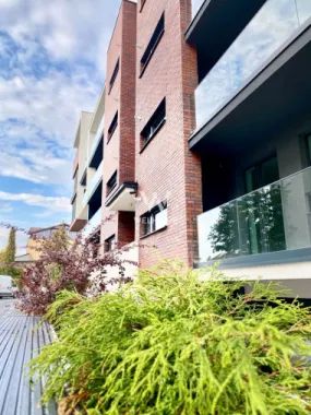 Apartament PREMIUM. LA CHEIE + garaj, + boxa, Sibiu