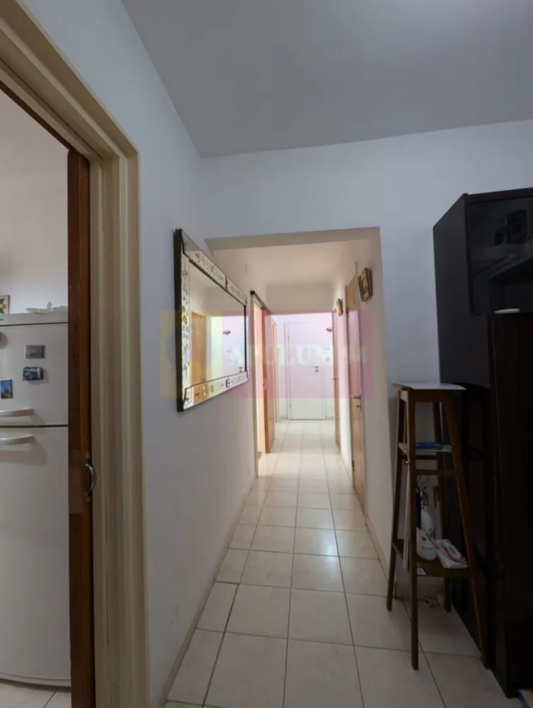 Ap 3 camere decomandat., Pta Sudului, Obregia, Straduintei - Agentia Imobiliara Apulum 94, va ofera 
Vanzare ap 3 cam decomandat, etj 3 din 10 ,ap este pe mijloc,calduros iarna ,racoros vara, este curat si bine intretinut,liniste si multa verdeata.
In apropiere se afla scoli,liceu piata 10 min pana la Sun Plaza,metrou Piata Sudului, statia de autobuz este in fata blocului.
Pe scara exista teava de gaze pt montare unei eventuale centrale.
Se vinde complet mobilat si utilat gata pt a fi locuit sau investitie.
