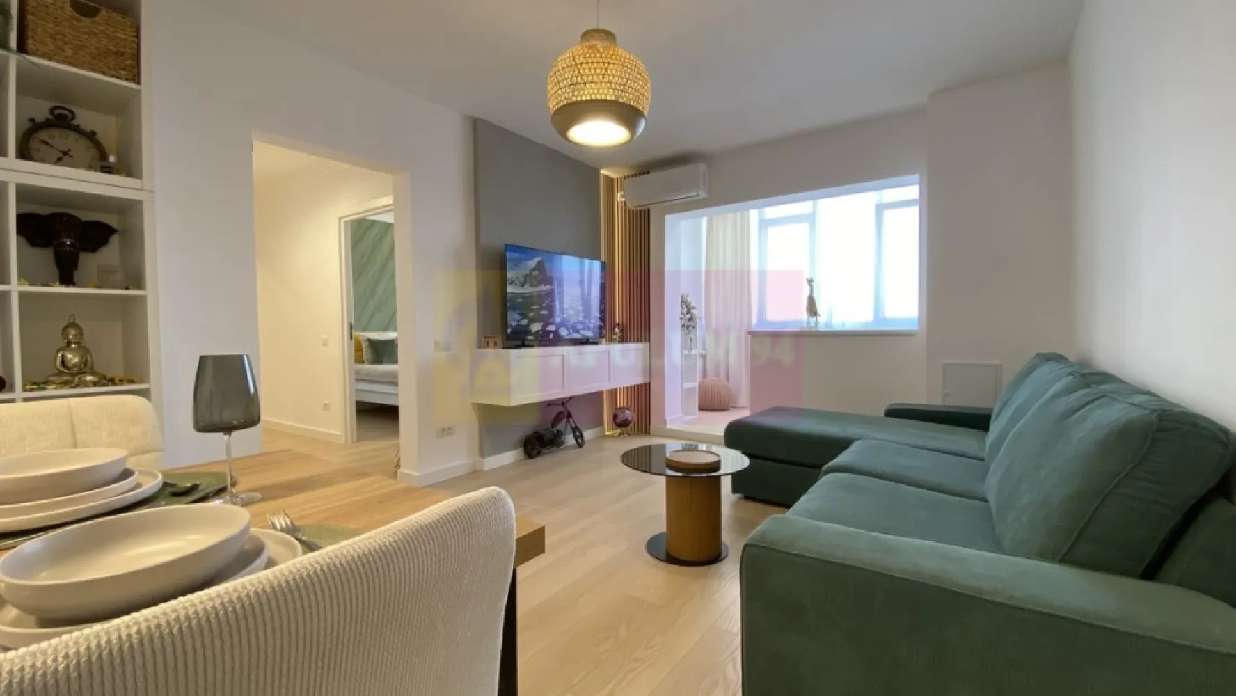 PANDURI-13 SEPTEMBRIE Apartament FINISAJE PREMIUM - Agentia Imobiliara Apulum 94, va ofera spre vanzare
Apartament cochet,complet renovat si utilat langa hotel Mariott.
Nelocuit de la renovare...totul nou!
Beneficiaza de renovare TOP
Acesta este bine conectat la metrou si mijloacele de transport in comun