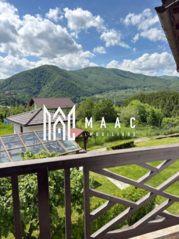 Casă premium în Cisnădioara | 280 mp utili | Teren 1300 mp | 4 dorm - MAAC Imobiliare vă propune spre închiriere o casă spațioasă și elegantă situată în Cisnădioara, într-o zonă liniștită, ideală pentru familii care își doresc confort, intimitate și acces rapid către Sibiu.

Proprietatea dispune de o suprafață utilă de 280 mp și este amplasată pe un teren generos de 1300 mp, oferind spații ample atât la interior, cât și la exterior.

Compartimentarea este eficientă și modernă:

* living open-space cu bucătărie, în suprafață de aproximativ 100 mp;
* 4 dormitoare luminoase;
* 4 băi complet utilate;
* 2 dressinguri;
* pod locuibil sau ideal pentru depozitare;
* pivniță.

La exterior, proprietatea beneficiază de:

* zonă special amenajată pentru barbeque;
* seră pentru legume;
* curte generoasă;
* 4 locuri de parcare, dintre care 2 în garaj.

Casa este dotată cu sistem de alarmă și oferă un nivel ridicat de confort și siguranță.

Proprietatea este ideală pentru cei care caută o locuință premium într-un cadru natural deosebit, aproape de oraș, dar ferit de agitație.
Se percepe garanție în cuantumul unei chirii
Comision agenție 50% din prima chirie!

Pentru mai multe detalii precizați că ați văzut anunțul cu ID: CP3092663
