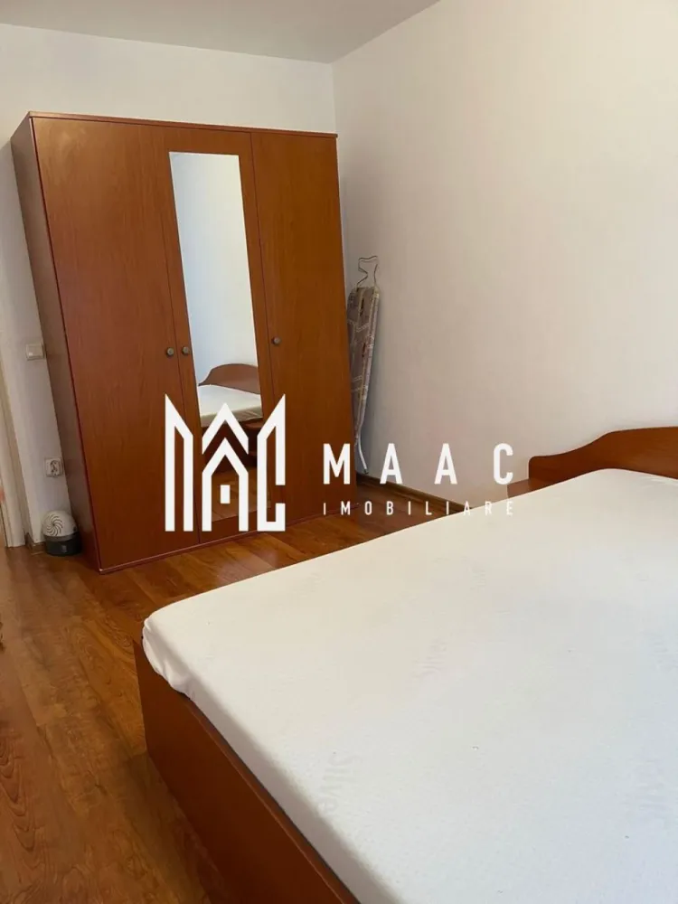 Apartament 2 camere | 68 MPU | Balcon | Zona Ștrand - MAAC Imobiliare vă propune spre închiriere un apartament cu 2 camere, situat pe strada Ștrandului, într-o zonă bine cotată și ușor accesibilă din Sibiu.

Apartamentul are o suprafață de 68 mp și este compartimentat eficient, fiind compus din living, dormitor, bucătărie separată, baie și balcon. Locuința este luminoasă și oferă un ambient confortabil, potrivit pentru locuire.

Un avantaj important îl reprezintă zona: acces rapid către centrul orașului, stații de autobuz în imediata apropiere, magazine, farmacii, școli și alte facilități urbane, precum și conexiuni facile către principalele artere de circulație.

Se percepe garanție în cuantumul unei chirii.

Pentru mai multe detalii sau pentru a programa o vizionare, vă rugăm să ne contactați.
Specificați ID-ul CP2861361.