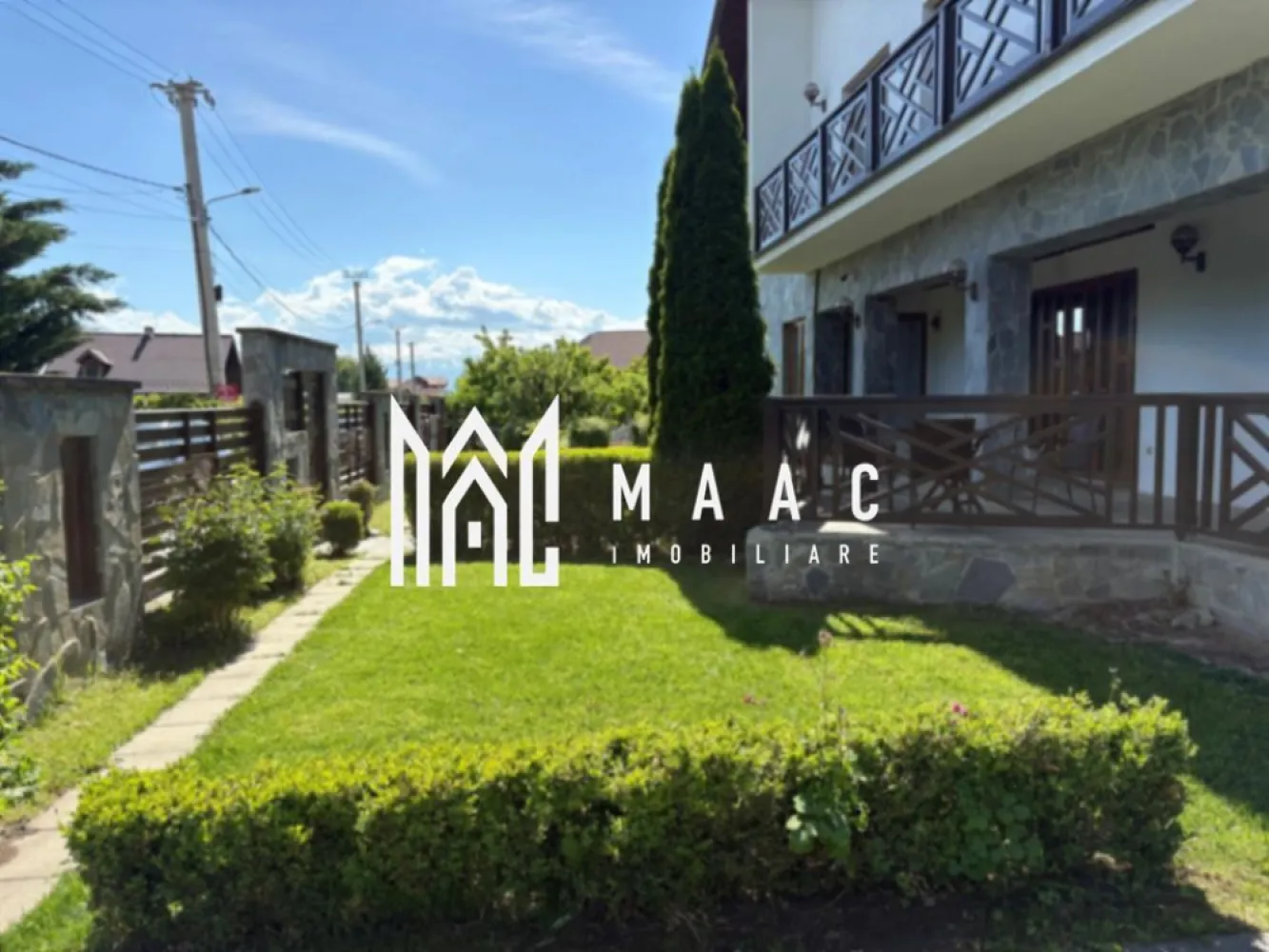 Casă premium în Cisnădioara | 280 mp utili | Teren 1300 mp | 4 dorm - MAAC Imobiliare vă propune spre închiriere o casă spațioasă și elegantă situată în Cisnădioara, într-o zonă liniștită, ideală pentru familii care își doresc confort, intimitate și acces rapid către Sibiu.

Proprietatea dispune de o suprafață utilă de 280 mp și este amplasată pe un teren generos de 1300 mp, oferind spații ample atât la interior, cât și la exterior.

Compartimentarea este eficientă și modernă:

* living open-space cu bucătărie, în suprafață de aproximativ 100 mp;
* 4 dormitoare luminoase;
* 4 băi complet utilate;
* 2 dressinguri;
* pod locuibil sau ideal pentru depozitare;
* pivniță.

La exterior, proprietatea beneficiază de:

* zonă special amenajată pentru barbeque;
* seră pentru legume;
* curte generoasă;
* 4 locuri de parcare, dintre care 2 în garaj.

Casa este dotată cu sistem de alarmă și oferă un nivel ridicat de confort și siguranță.

Proprietatea este ideală pentru cei care caută o locuință premium într-un cadru natural deosebit, aproape de oraș, dar ferit de agitație.
Se percepe garanție în cuantumul unei chirii
Comision agenție 50% din prima chirie!

Pentru mai multe detalii precizați că ați văzut anunțul cu ID: CP3092663