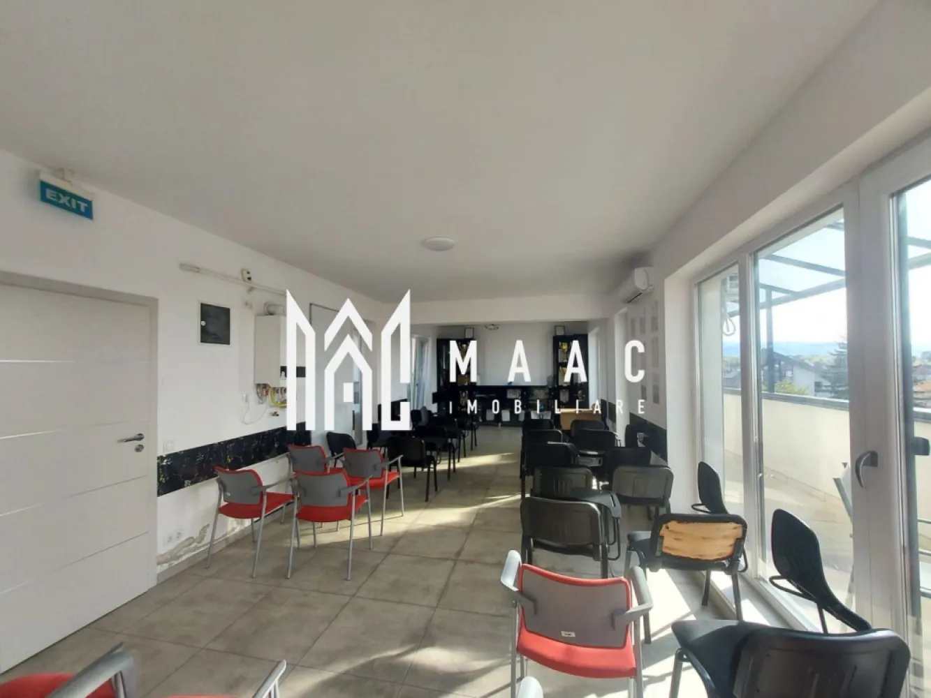Spatiu de birouri | 250MPU | Loc de parcare | Calea Dumbravi - MAAC Imobiliare vă propune spre închiriere un spațiu de birouri, situat în zona de Calea Dumbrăvii, una dintre cele mai accesibile și bine cotate zone pentru activități de business din Sibiu.

Spațiul are o suprafață utilă de 250 mp și este compartimentat eficient, oferind un mediu de lucru practic și funcțional.

Caracteristici
Suprafață utilă: 250 mp
Compartimentare eficientă pentru activitate de birou
Grup sanitar
Spațiu potrivit pentru diverse domenii de activitate
Opțiuni suplimentare
Se poate închiria și câte un nivel separat, în funcție de necesități
Avantaje
Zonă excelentă – Calea Dumbrăvii
Acces facil către principalele puncte de interes ale orașului
Flexibilitate în alegerea suprafeței
Spațiu adaptabil pentru mai multe tipuri de business
De mentionat este ca saptiu se va preda nemobilat 

Preț:1600/lună

📞 Pentru mai multe detalii și programarea unei vizionări, vă rugăm să ne contactați menționând ID: CP3057531