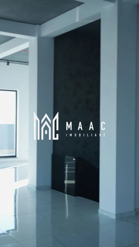 SPATIU MULTIFUNCTIONAL I DOTARI PREMIUM I SELIMBAR-DN1 - Se oferă spre închiriere un spațiu multifuncțional, ideal pentru birouri, showroom sau activități comerciale, situat într-o zonă cu vizibilitate excelentă, direct pe DN, în Șelimbăr.

Spațiul are o suprafață totală de 240 mp, este dispus pe două niveluri și este compartimentat open space atât la parter, cât și la etaj, oferind flexibilitate maximă în amenajare.

Caracteristici principale:
Suprafață totală: 240 mp
Regim: P + 1
Open space la ambele niveluri
Destinație: spațiu comercial / birouri / showroom
Grupuri sanitare
Aer condiționat
Incalzire in pardoseala
Sistem de supraveghere video
15 locuri de parcare dedicate
Acces facil și vizibilitate foarte bună din DN

Pe lângă spațiul principal, există posibilitatea de închiriere a unor spații suplimentare, în funcție de necesități:
Variante de închiriere disponibile:

1. Spațiu comercial / birouri / showroom
Suprafață: 240 mp (P + 1, open space)
Preț: 2.500 euro / lună

2. Spațiu de depozitare (opțional)
Suprafață: 100 mp
Înălțime: 8 m
Acces auto separat
Preț: 1.200 euro / lună

3. Spațiu suplimentar pentru extindere
Suprafață: 150 mp
Înălțime: 8 m
Acces auto separat
Preț: 1.800 euro / luna

Acest spațiu este ideal pentru firme care caută vizibilitate, flexibilitate și posibilitate de extindere într-o zonă cu trafic intens.

Pentru informati si vizionari: ID: CP2861279