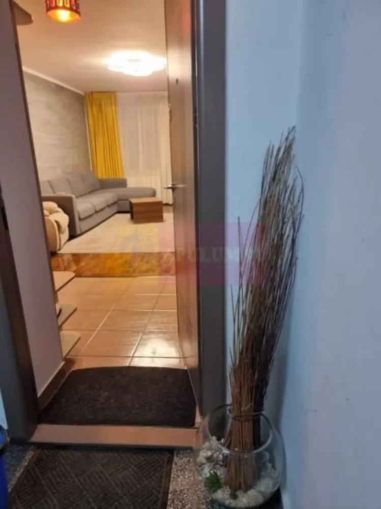 Apartament 3 camere Mega Mall. - Agenia Imobiliara Apulum 94,
Ofera spre vanzare un apartament cu 3 camere, decomandat, situat in zona Pantelimon, MegaMall, intr-un imobil construit in 1976, disponibil la etajul 12 din 14, cu o suprafata de 72.01 mp. 
 Imobilul este reabilitat termic iar apartamentul are certificatul de performanta energetic : clasa B
Blocul este incadrat in grad seismic 2.
Pozitia apartamentului E / S - E : livingul si camera matrimoniala sunt cu vedere spre Lacul Fundeni ( spre est), camera si bucataria spre Sos. Pantelimon (sud -est).
Apartamentul se vinde mobilat si utilat.
Facilitati in proximitate:
• MegaMall – Carrefour si Kaufland;
• Piata Delfinului si Lidl;
• Megaimage / shop&go;
• Stadionul National si Parcul National.
Transport :
• Tramvai : 14, 55 si 36 ;
• Autobuz : 330, 335, 104 si 143 ;
• Troleibuz : 86 si 90 .
Educatie :
• Gradinita nr. 236 (in spatele blocului ) ;
• Gradinita Castel (5 min) ;
• Scoala nr 51 (scoala arondata adresei );
• Scoala nr 49.
Activitati sportive:
• Complex Sportiv Olimpia Bucuresti (basket, volei, inot, ciclism, tenis de camp – 5 min );
• Word Class ( in incinta MegaMall );
• 7oo Fit Club Pantelimon ( 5 min );
• Club Miramar (8 min).