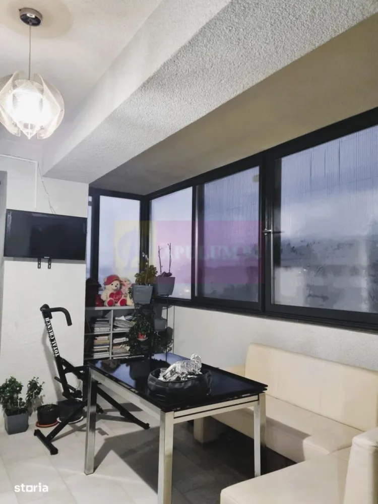 Apartament 2 camere, balcon + terasa, Theodor Pallady, ROMCO Residence - Agentia Imobiliara Apulum 94, 
Va propune un apartament de 73.6 mp (suprafața utilă 56,7 mp fără balcon și terasă) situat la etajul 4, într-un bloc cu 6 etaje situat în complexul rezidențial ROMCO. 
Complexul dispune de barieră de acces, 2 locuri de joacă, spații verzi. 
Proprietatea are centrala proprie si incalzire prin pardoseala, este gata de utilizare, construită în trimestrul IV 2022, cu o structură din cărămidă, cu vedere spre interiorul complexului. 
Apartamentul dispune de două camere, balcon, terasă (închise cu termopan cu plasă antiinsecte si incalzire prin pardoseala) și o bucătărie separată. 
Este dotat cu mobilier și aparate electrocasnice: mașină de spălat, frigider, cuptor, plită, televizor și aer condiționat.
Se poate vinde mobilat și utilat prin negociere la vizionare
Prețul nu include loc de parcare care costa 10.000 euro.
Locația este excelentă, în sectorul 3, zona Theodor Pallady. În apropiere, găsești:Școli și grădinițe precum "Complex Educațional Victor Brauner" (Școala 149) și "Magic Land"Magazine de proximitate și supermarketuri, "Carrefour Express"
12 minute metrou Nicolae Teclu
Leroy Merlin, Kaufland, IKEA, METRO, JUMBO, Auchan Titan, Auchan Pallady, Lidl Titan și Theodor Pallady etc.Parcul Teilor, ideal pentru relaxareStații de transport public, inclusiv metrou și autobuze
Diverse restaurante și cafenele,