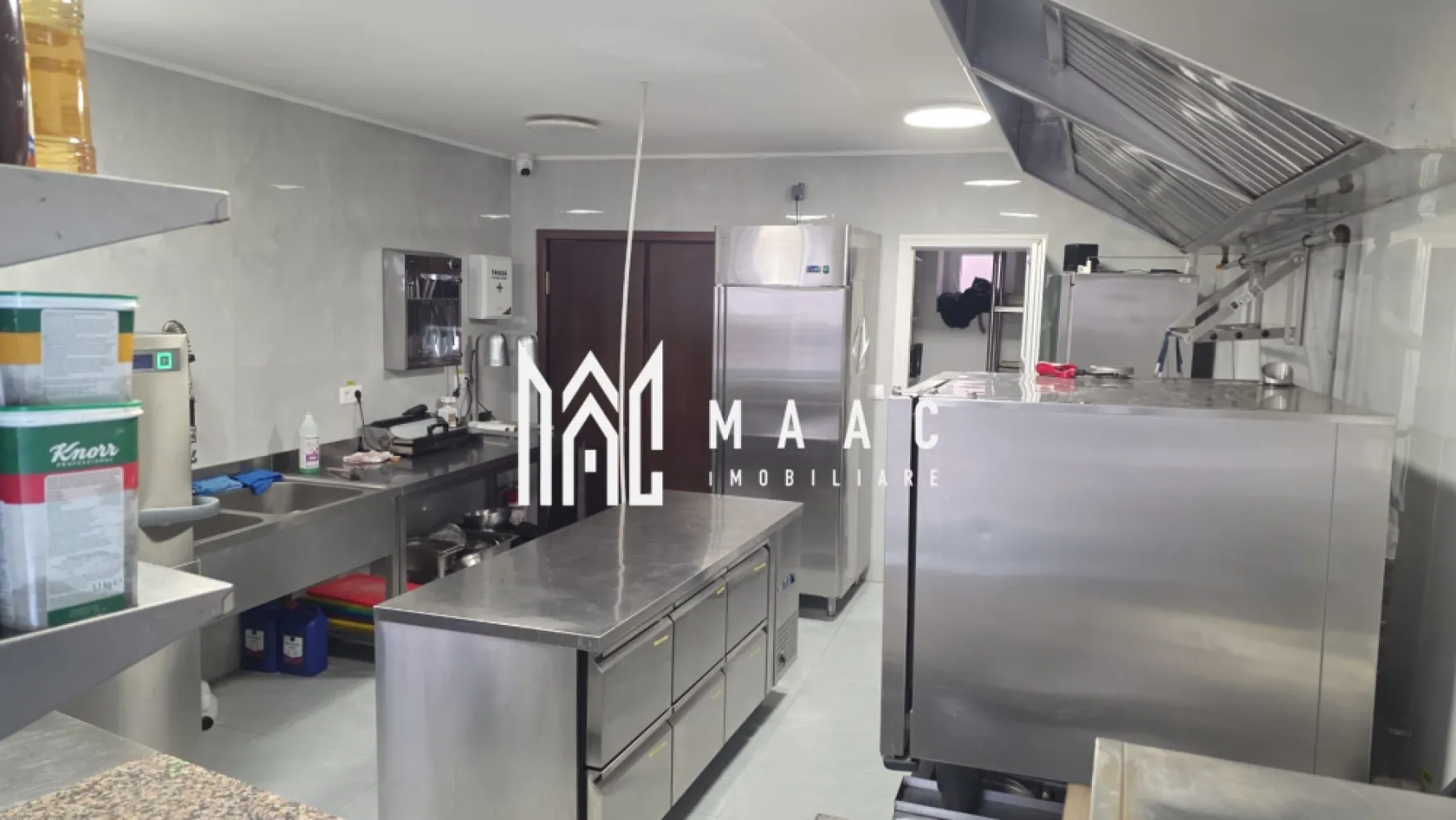 SPATIU COMERCIAL AMENAJAT FUNCTIONAL I PIATA MICA I SIBIU