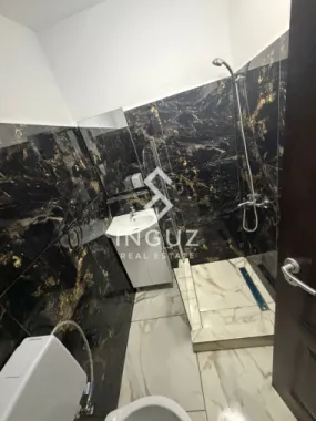 Casă de închiriat | 3 camere | Curte | Zonă Colentina
