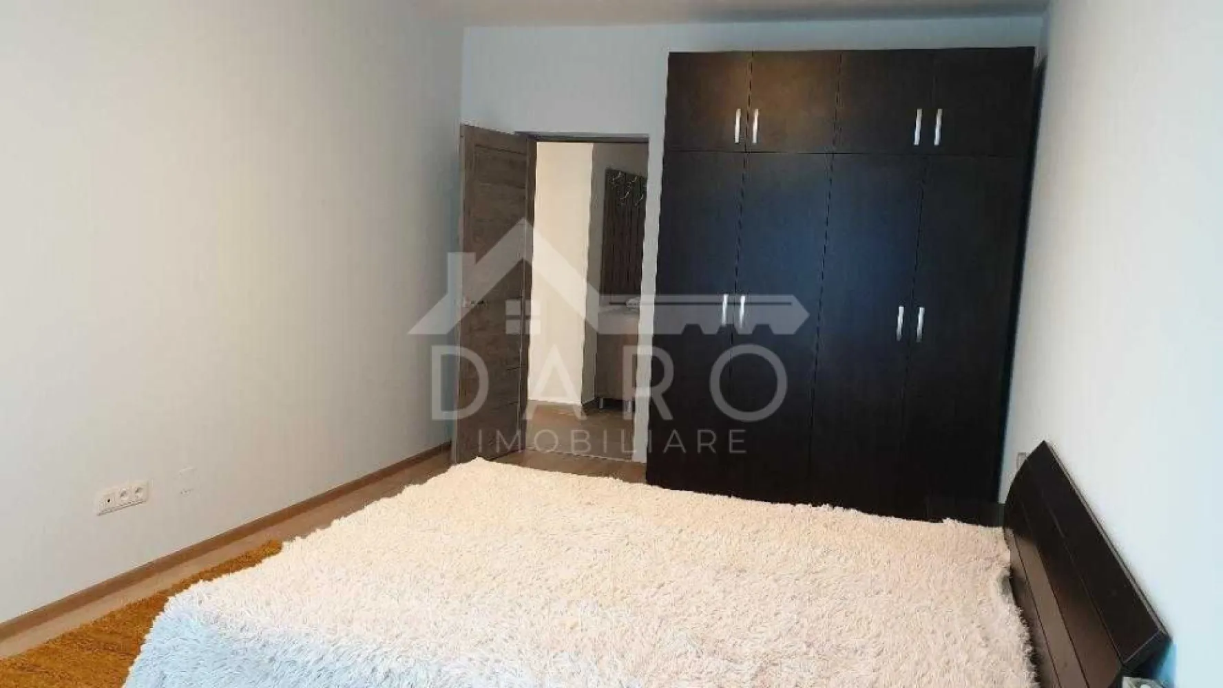 Inchiriere apartament 2camere+loc de parcare Tudor - Oferta de inchiriere apartament cu 2 camere in zona Tudor!
-constructie 2019,bloc cu regim de inaltimeP+4+M
-suprafata de 65mp,etajul2
-apartamentul este complet mobilat si utilat,cu finisaje premium
-zona foarte accesibila,aproape de magazine alimentare(lidl,kaufland,Merkur,Auchan,Shopping City mall,sala de fitness Agora,spalatorie auto).
-centrala proprie,electrocasnice top
-loc de parcare in parcare privata cu bariera!