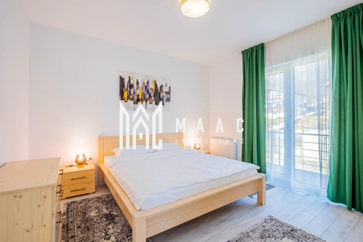 Casă Premium în Cisnădioara I 177 mp I Vedere catre Cetate - MAAC Imobiliare vă propune spre vânzare o proprietate exclusivistă, situată într-un ansamblu rezidențial premium din localitatea Cisnădioara, județul Sibiu, una dintre cele mai apreciate zone rezidențiale din apropierea orașului.

Ansamblul este format din 18 case individuale, concepute pentru a oferi intimitate, confort și un standard ridicat de locuire. Locuința are regim de înălțime D+P+E și se vinde complet mobilată și utilată, fiind pregătită pentru mutare imediată.

Locație:
Zonă naturală deosebită, ideală pentru plimbări și activități în aer liber
Acces rapid către punctele de interes:
aproximativ 20 de minute până în centrul municipiului Sibiu
Aeroportul Internațional Sibiu
Stațiunea montană Păltiniș
Acces pe șosea modernă, cu peisaje spectaculoase
Vedere panoramică către Cetatea Cisnădioara

Caracteristici proprietate
Suprafață teren: 634 mp
Suprafață utilă: 177 mp
Suprafață construită desfășurată: 315 mp
Garaj: 39 mp, cu capacitate pentru 2 autoturisme
Terase și balcoane: 44,28 mp

Compartimentare
3 dormitoare
Dormitor matrimonial cu acces la balcon propriu
Dormitoarele II și III cu acces la balcon comun și vedere către cetate
3 băi
3 terase
Living generos cu zonă de dining
Spații de depozitare eficiente

Preț și modalități de achiziție
Preț: 380.000 euro + TVA

Modalități de plată:
Cash
Credit bancar
Rate direct la dezvoltator:
- Avans minim 50% + TVA
- Diferența achitată în maximum 10 ani

Această proprietate se adresează celor care caută un stil de viață premium, într-o zonă liniștită, cu aer curat, dar cu acces facil către oraș și munte.

Pentru detalii suplimentare, consultanță sau programarea unei vizionări, va rugăm să ne contactati specificand ID: CP2862197.